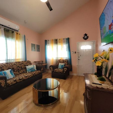 Comfortable Strategic Lodging Quarters Spanish Town Εξωτερικό φωτογραφία