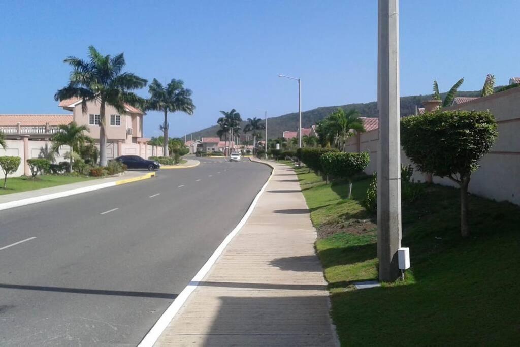 Comfortable Strategic Lodging Quarters Spanish Town Εξωτερικό φωτογραφία