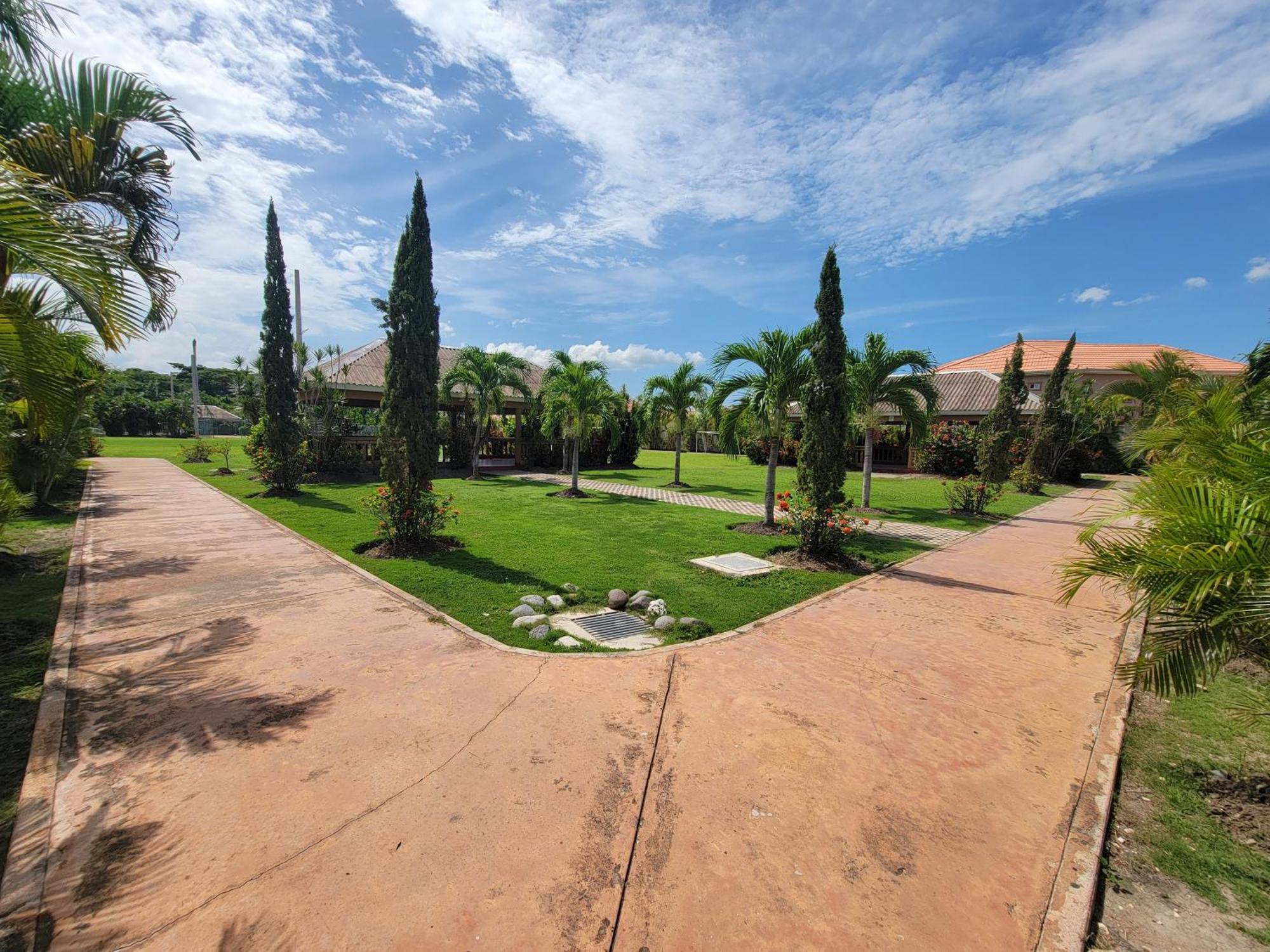 Comfortable Strategic Lodging Quarters Spanish Town Εξωτερικό φωτογραφία